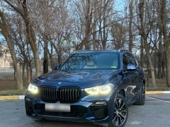 Photo of the vehicle BMW X5