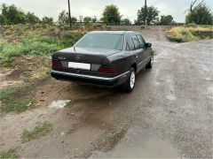 Сүрөт унаа Mercedes-Benz W124