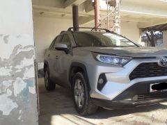 Сүрөт унаа Toyota RAV4