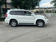 Photo of the vehicle Lexus GX