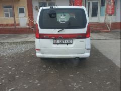 Сүрөт унаа Nissan Serena