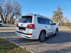 Photo of the vehicle Toyota Land Cruiser