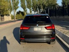 Photo of the vehicle BMW X5