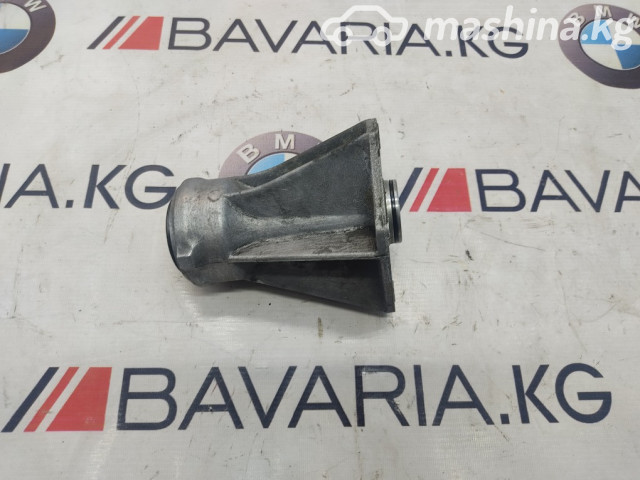 Spare Parts and Consumables - Кронштейн промежуточного вала, E53, 31531428646