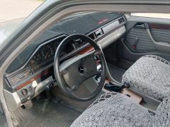 Photo of the vehicle Mercedes-Benz W124