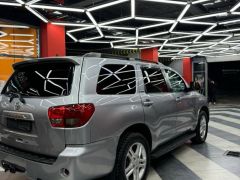 Фото авто Toyota Sequoia