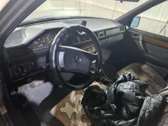 Сүрөт унаа Mercedes-Benz W124