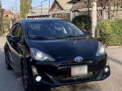 Сүрөт унаа Toyota Prius c