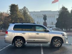 Сүрөт унаа Toyota Land Cruiser