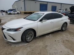 Photo of the vehicle Lexus ES