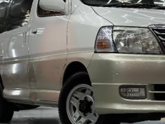 Photo of the vehicle Toyota HiAce