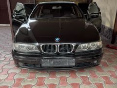 Photo of the vehicle BMW 5 Series