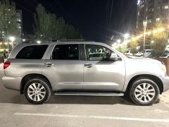 Фото авто Toyota Sequoia