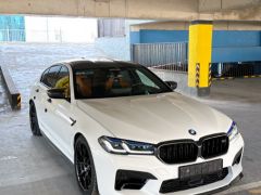 Photo of the vehicle BMW M5