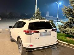 Сүрөт унаа Toyota RAV4