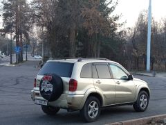 Сүрөт унаа Toyota RAV4