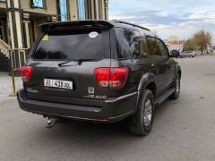 Сүрөт унаа Toyota Sequoia