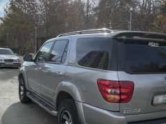 Photo of the vehicle Toyota Sequoia