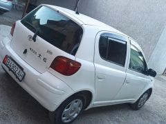 Сүрөт унаа Toyota Vitz