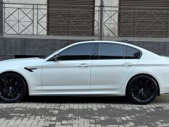 Фото авто BMW M5