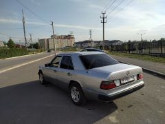 Photo of the vehicle Mercedes-Benz W124