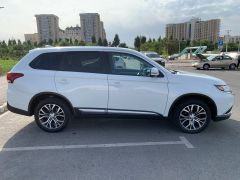 Photo of the vehicle Mitsubishi Outlander