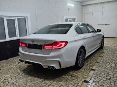 Photo of the vehicle BMW 5 Series