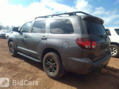 Фото авто Toyota Sequoia