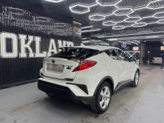 Фото авто Toyota C-HR