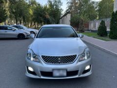 Photo of the vehicle Toyota Crown