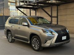 Photo of the vehicle Lexus GX