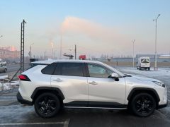 Сүрөт унаа Toyota RAV4