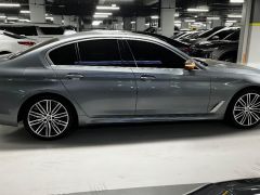 Photo of the vehicle BMW 5 Series