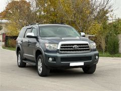 Photo of the vehicle Toyota Sequoia