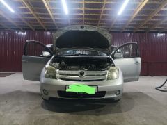 Photo of the vehicle Toyota Ist