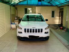 Сүрөт унаа Jeep Cherokee