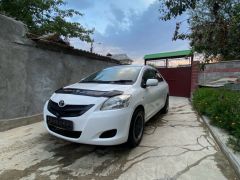 Сүрөт унаа Toyota Vitz