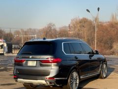 Photo of the vehicle BMW X7