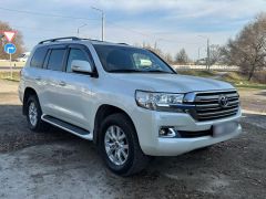 Photo of the vehicle Toyota Land Cruiser