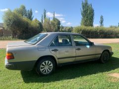 Сүрөт унаа Mercedes-Benz W124