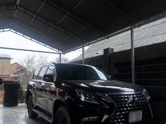 Photo of the vehicle Lexus GX