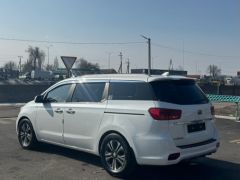 Photo of the vehicle Kia Carnival