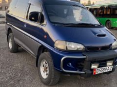 Сүрөт унаа Mitsubishi Delica