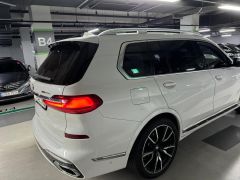 Photo of the vehicle BMW X7