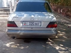 Сүрөт унаа Mercedes-Benz W124