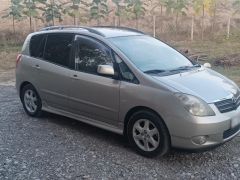 Сүрөт унаа Toyota Corolla Verso