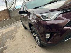 Сүрөт унаа Toyota RAV4