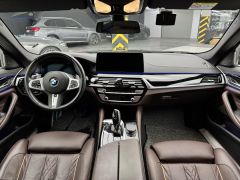 Photo of the vehicle BMW 5 Series