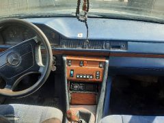 Сүрөт унаа Mercedes-Benz W124