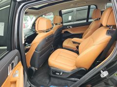 Photo of the vehicle BMW X7